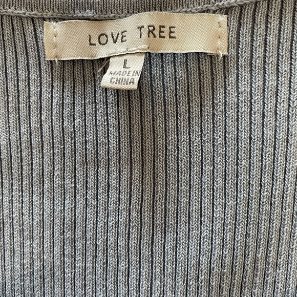 Love Tree Buttoned Crop - Picture 5 of 7